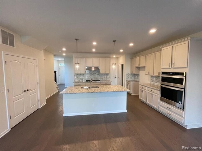 Photo - 22470 Woodbridge Ln Unit 28