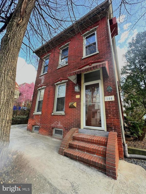 Building Photo - 144 Beech St