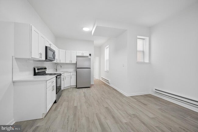 Photo - 247 Berkley St