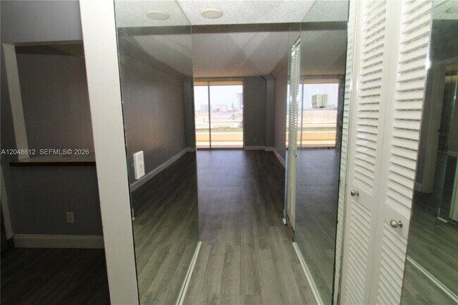 Photo - 13499 Biscayne Blvd Unit 412
