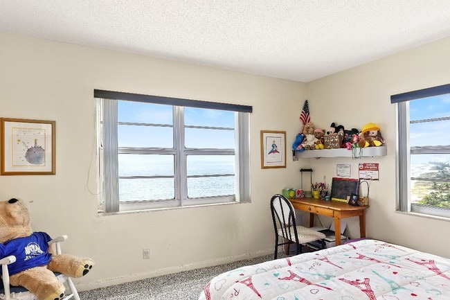 Guest bedroom with ocean view. - 1500 S Ocean Blvd Unit 1505