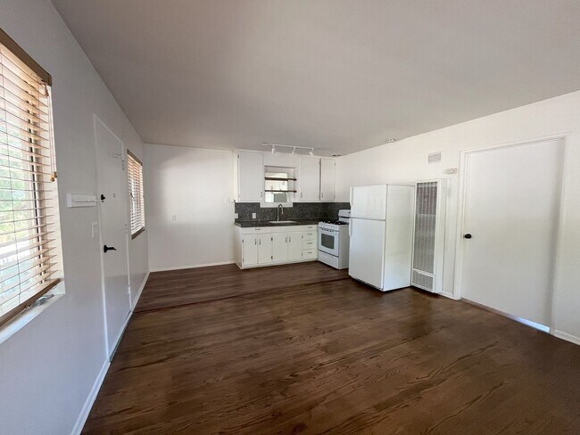 Photo - 620 S Kalmia St Unit 622