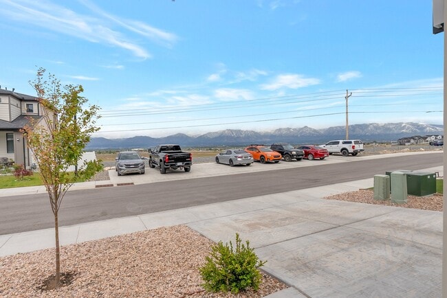 Photo - 6720 Peak Dr