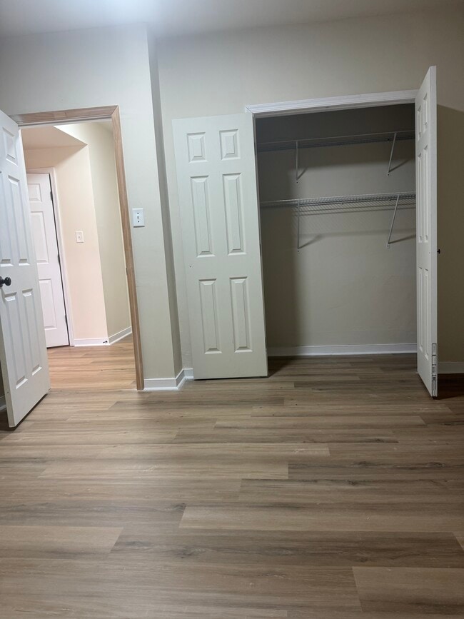 Photo - 628 Abbey Village Cir