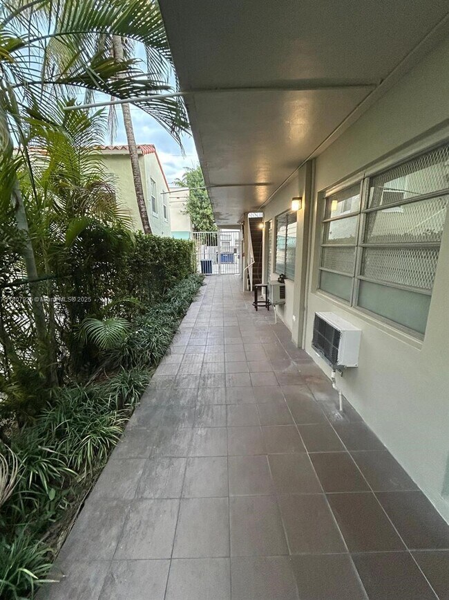 Photo - 921 Meridian Ave Condo Unit 10