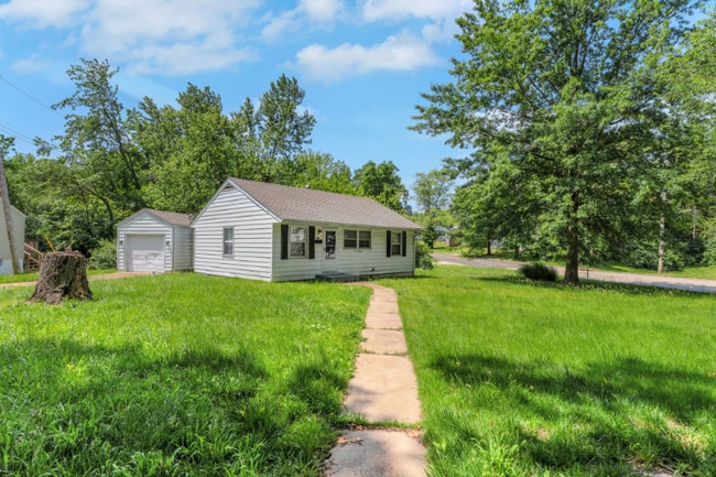 Photo - 300 Estridge Rd