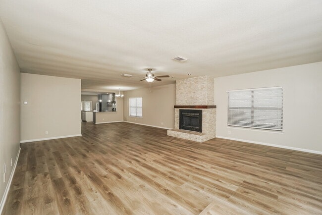 Photo - 3438 Maitland