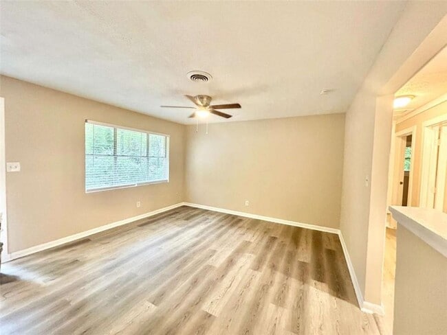 Photo - 6454 Raymond Dr