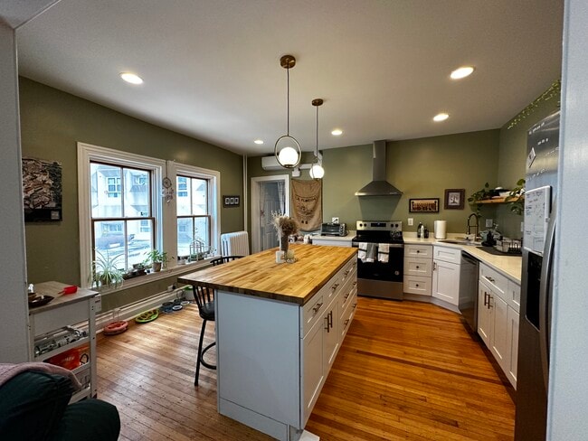 Kitchen - 1204 Delaware Ave Unit Apt 2