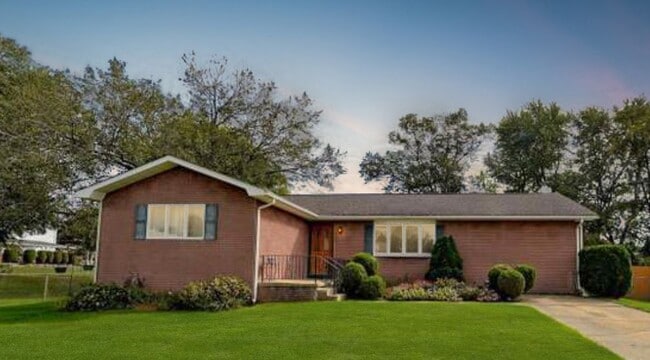Photo - 24 Carl Sandburg Dr Casa