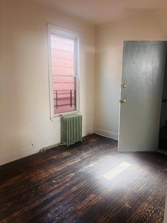 Building Photo - 33 Clinton Ave Rental