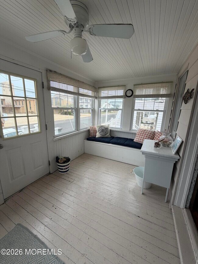 Photo - 67 E St