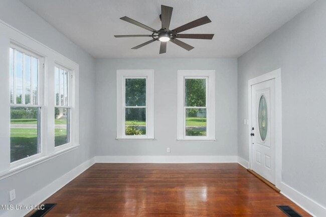 Photo - Beautiful 4-Bedroom, 3.5 Bathroom for Rent