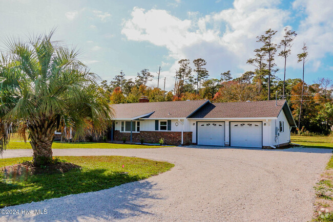 Building Photo - 192 Shore Dr Rental