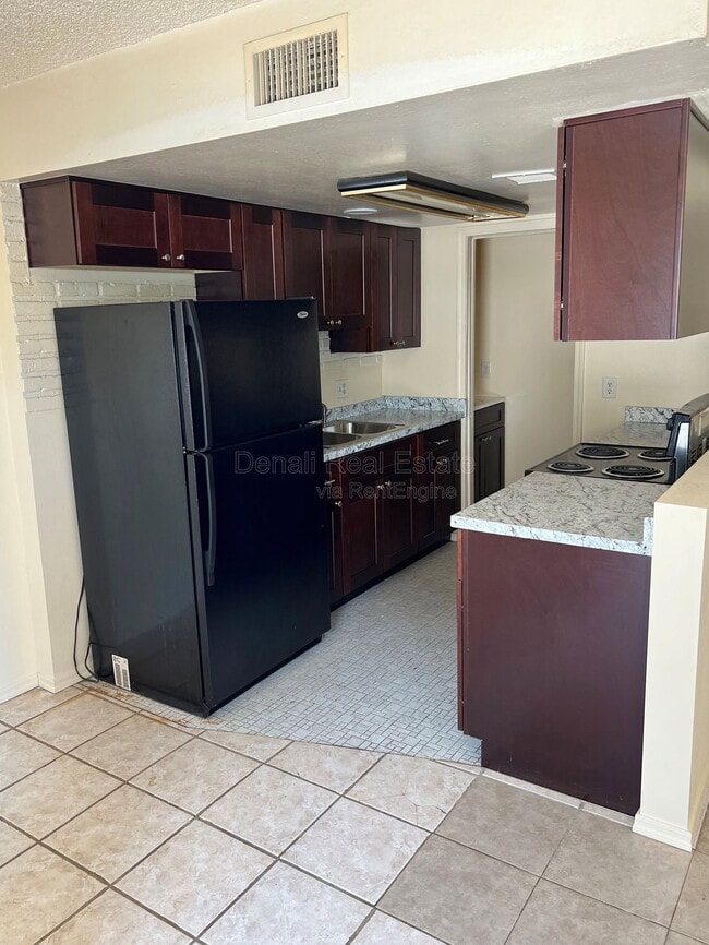 Photo - 4718 E Portland St