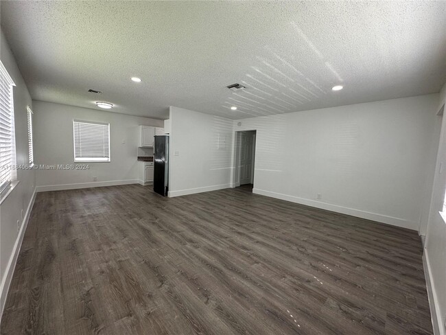 Photo - 899 NE 15th St Condo Unit 1