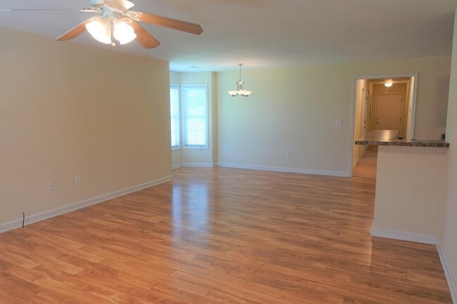 129 River Oaks Cir