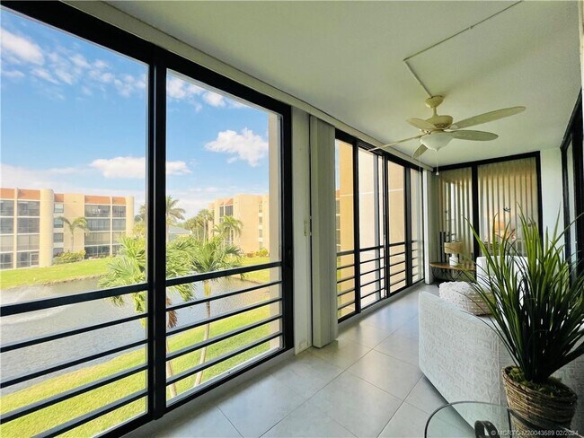 Photo - 3442 NE Causeway Blvd Unidad 302