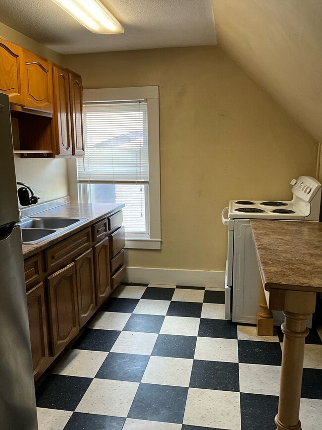 Photo - 190 Church St Unit 2