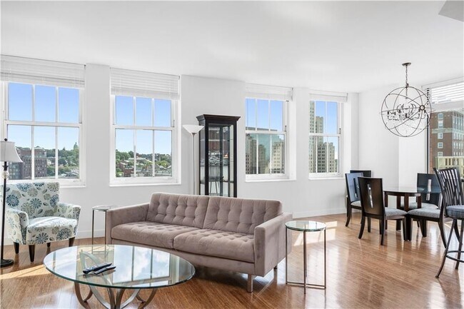 Photo - 1 W Exchange St