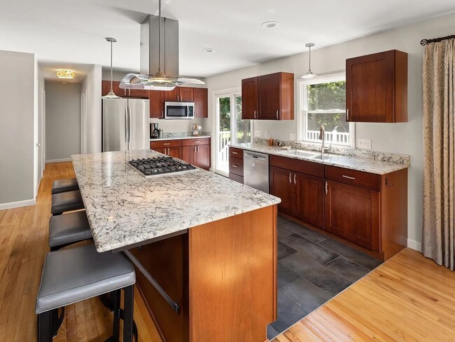 Photo - Modern Comfort on East Terrace — Perfect for Families or Professionals