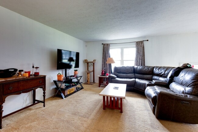 Photo - 1204 Middlebury Rd