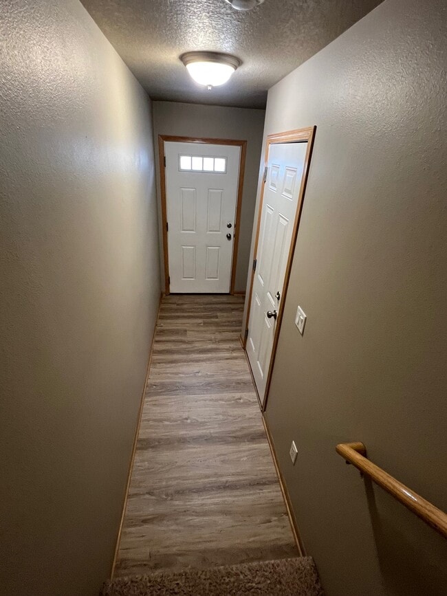 Photo - 1104 Flagstone Ln