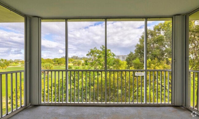 Building Photo - 2800 N Palm Aire Dr Unit 401 Rental