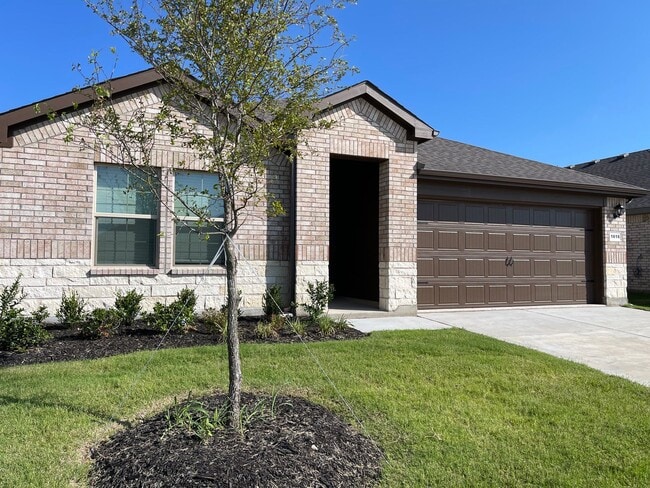 AVAILABLE NOW 4 BEDROOM 2 BATH NEW CONSTRU... - AVAILABLE NOW 4 BEDROOM 2 BATH NEW CONSTRU...