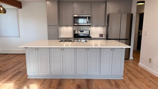 Building Photo - 3001 E 42nd Ave Unit Renewed Rental
