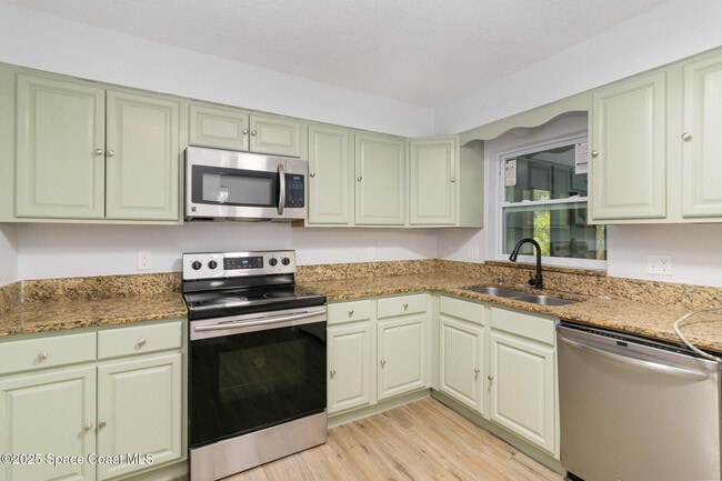 Photo - 1318 San Filippo Dr SE