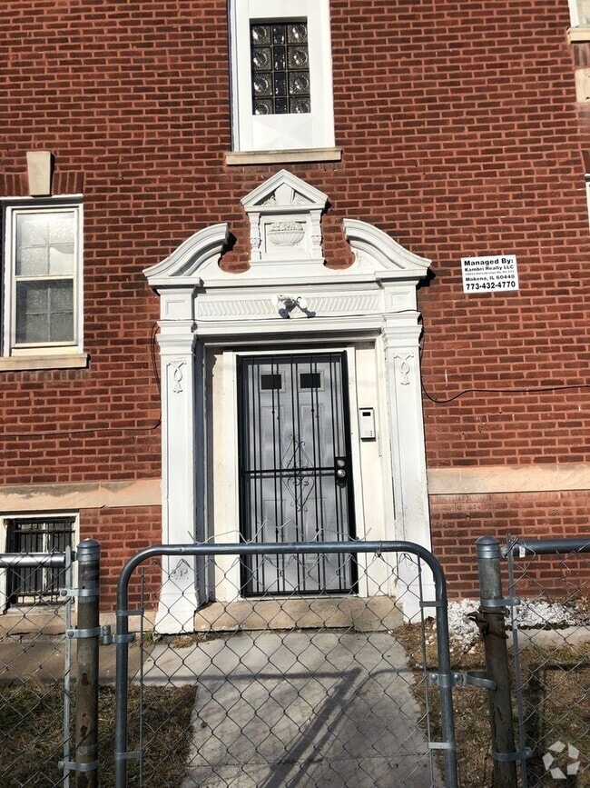 Building Photo - 1020 W 68th St Rental