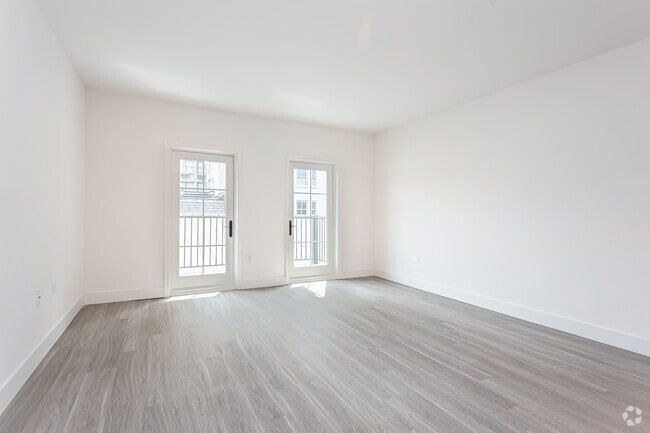 1BR, 1.5BA - 680SF