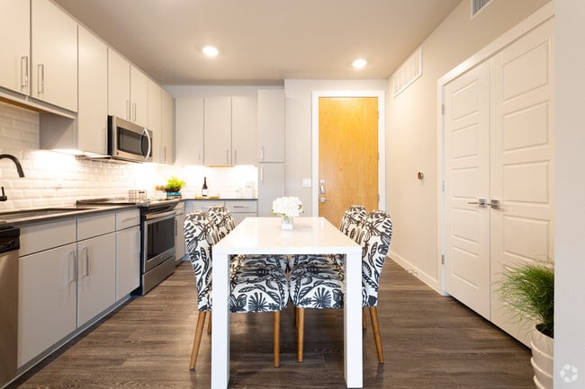 1HAB, 1BA - 688 ft² - A2 - COCINA - Amelia Farmers Market