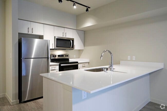 1BR, 1BA - 705SF
