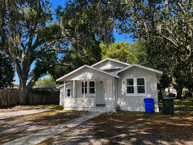 Building Photo - NICE 3BR/1BA Home With Large Yard, Covered Porch, Shed For Storage.