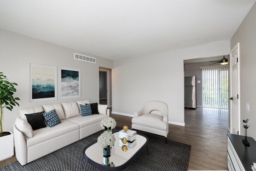 Garden 2BD 1BA-850 sqft