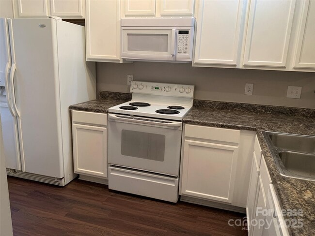 Photo - 2726 Avalon Loop Rd