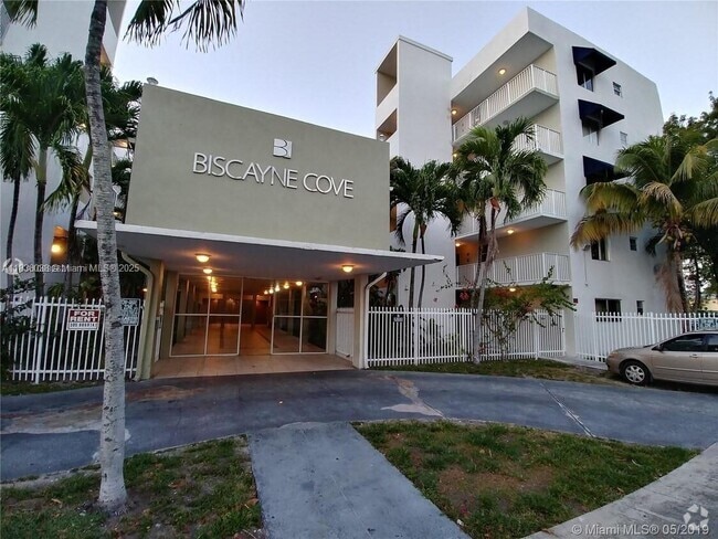 Building Photo - 665 NE 83rd Terrace Unit 214 Rental