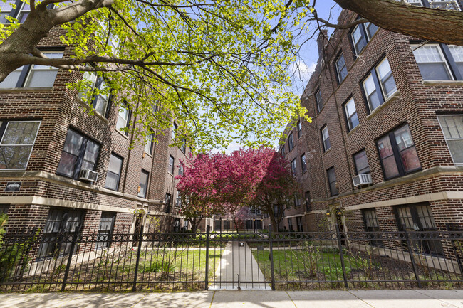 Photo - 5331 S Cornell Ave Condo Unit 3