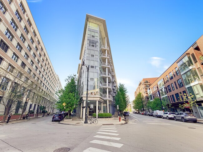 Building Photo - 845 N Kingsbury St