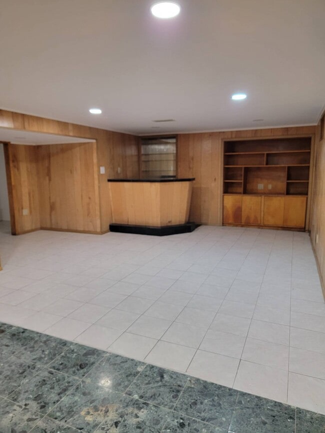 Photo - 57-08 260th St