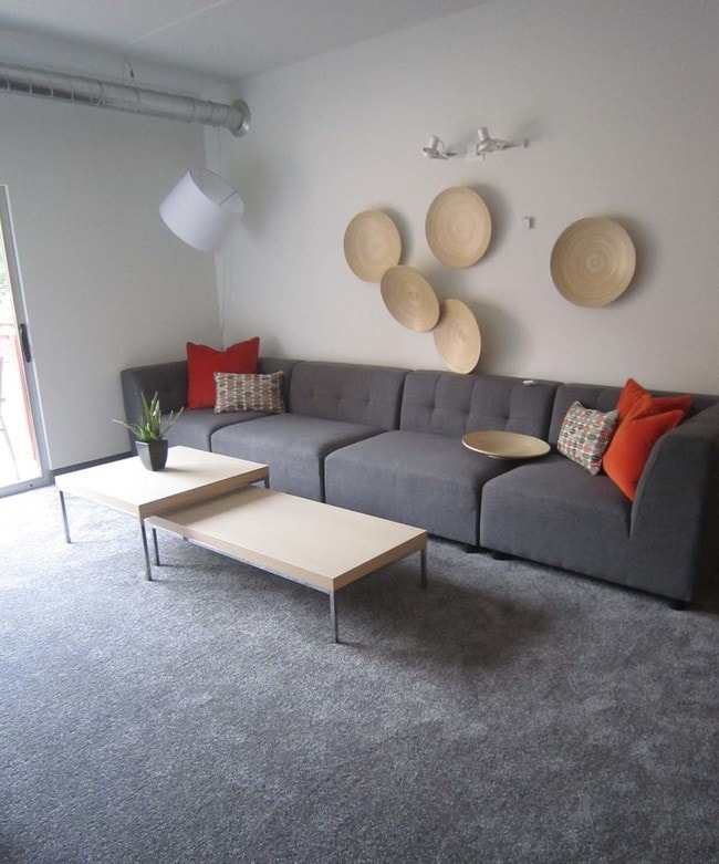 Photo - Humbucker Apartments