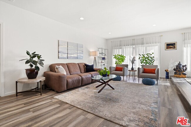 Photo - 11820 Mayfield Ave Condo Unit 105