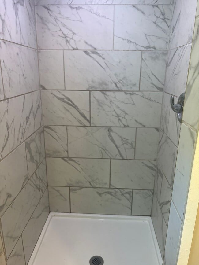 208 Charter Oak St Unit E