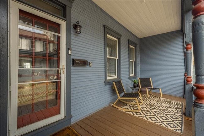 Building Photo - 1207 Linden Pl