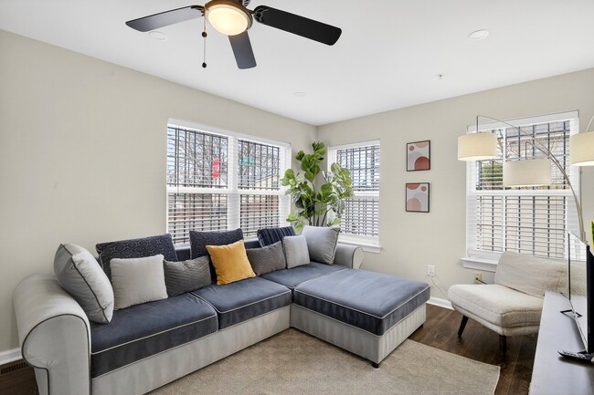 Photo - 4833 Gunther St