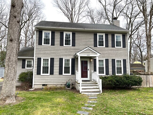 Photo - 2125 Esquire Rd House