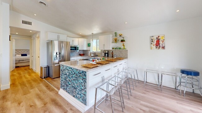 Photo - 3693 Landers St
