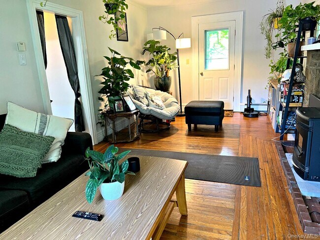 Photo - 2293 Route 9g